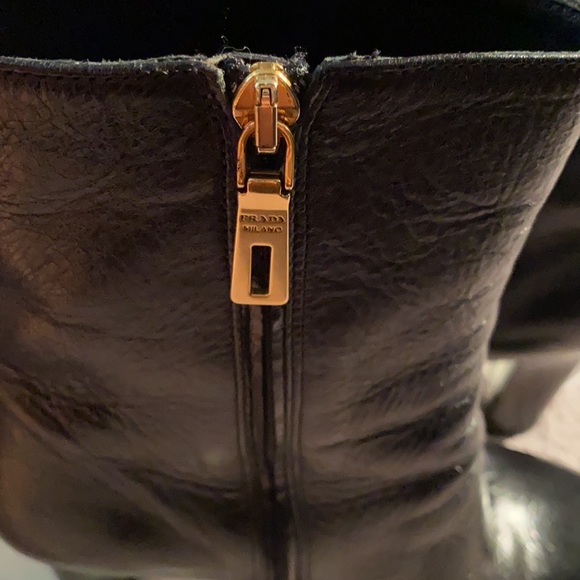 Authentic Prada leather boots 8.5 - Picture 4 of 6